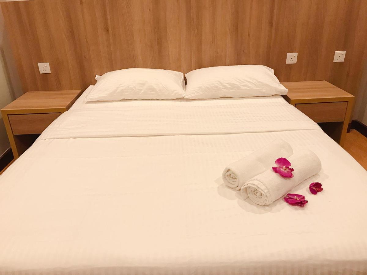 Imperial Grand Suite Apartment Kuching Bagian luar foto