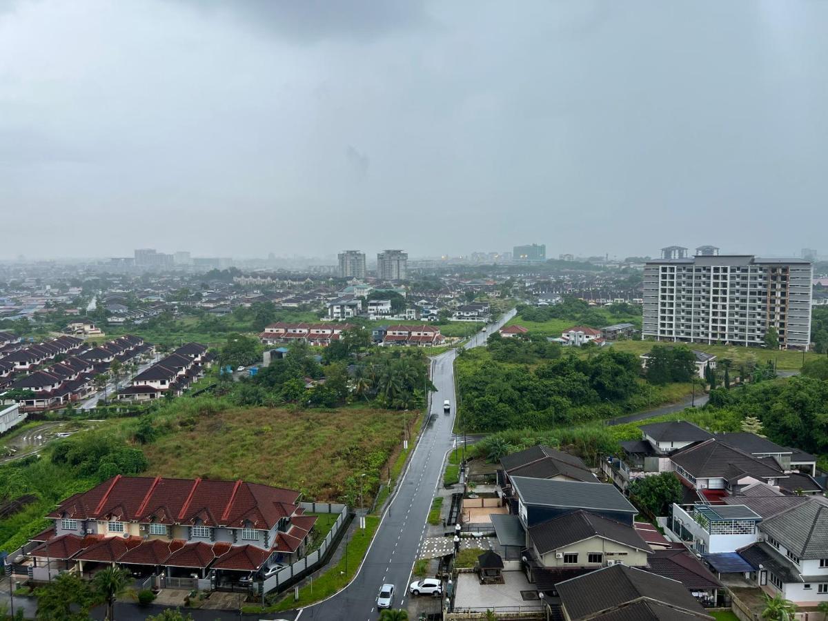 Imperial Grand Suite Apartment Kuching Bagian luar foto