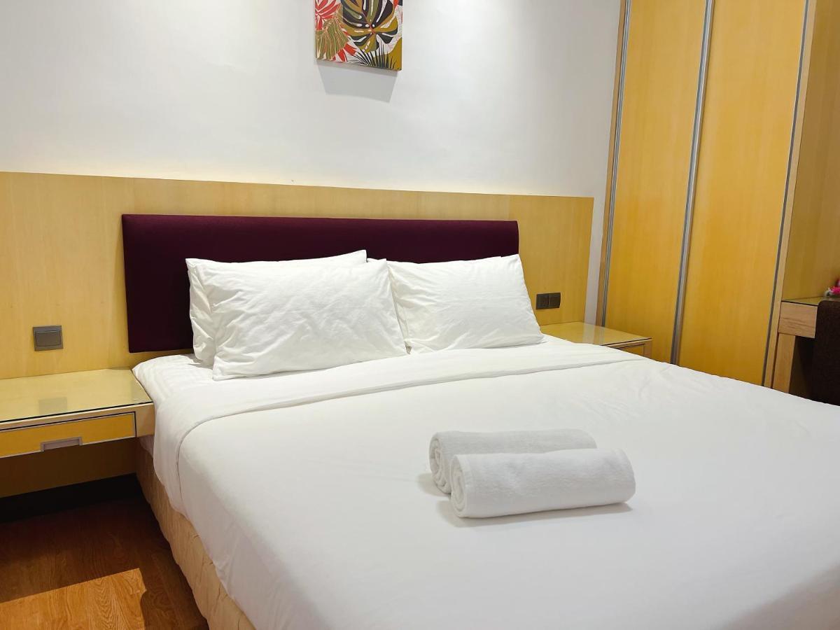 Imperial Grand Suite Apartment Kuching Bagian luar foto