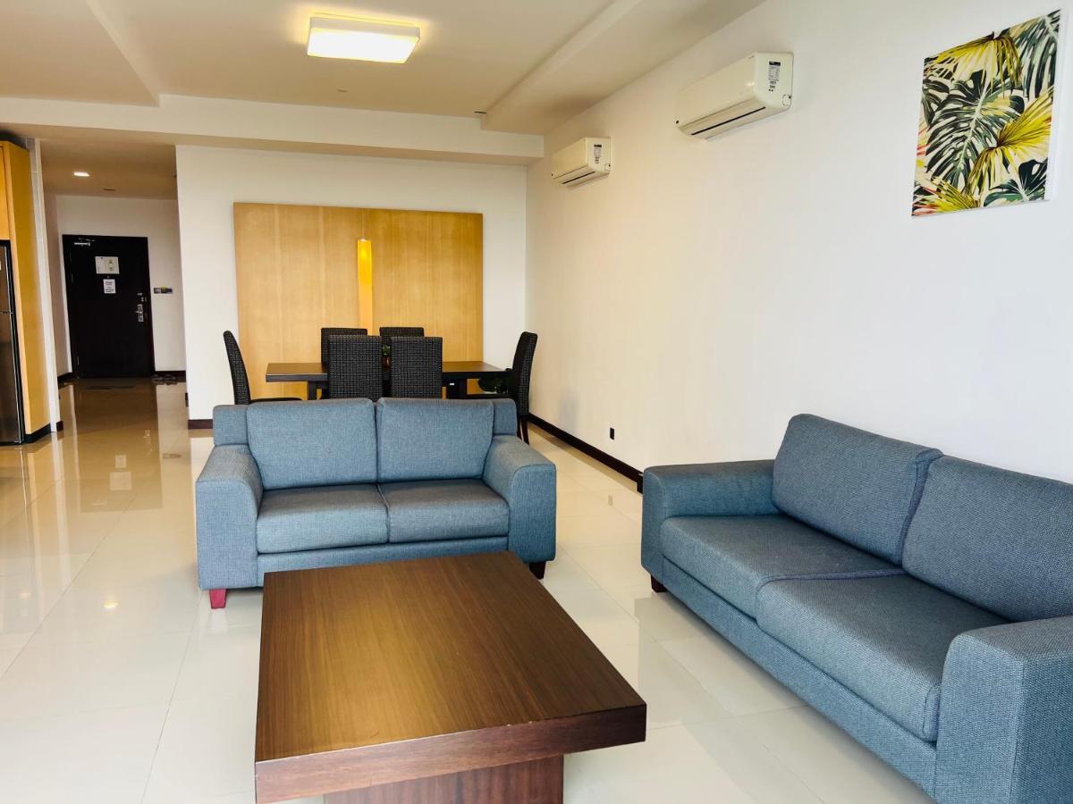Imperial Grand Suite Apartment Kuching Bagian luar foto
