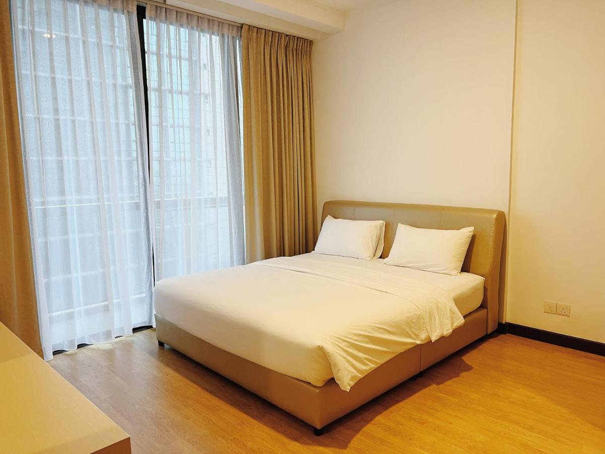 Imperial Grand Suite Apartment Kuching Bagian luar foto