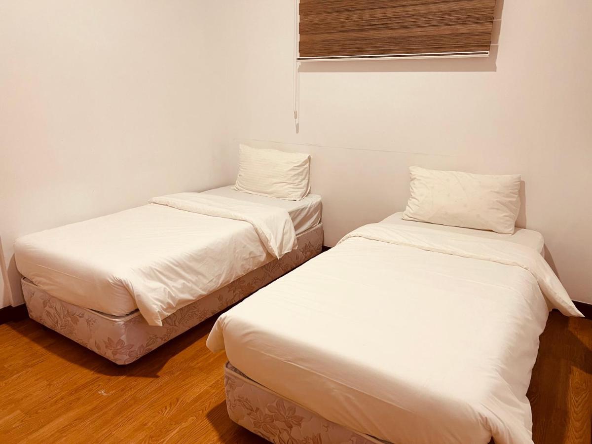 Imperial Grand Suite Apartment Kuching Bagian luar foto