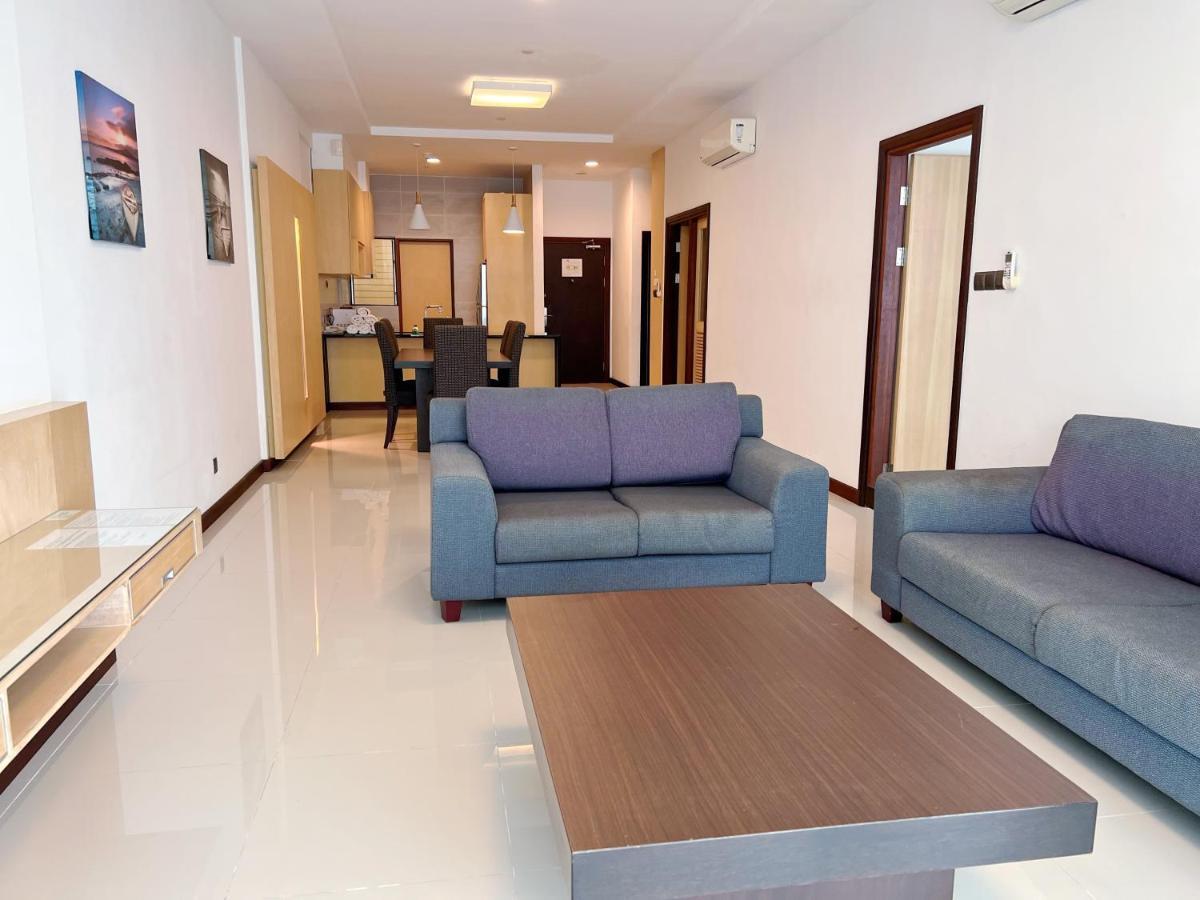 Imperial Grand Suite Apartment Kuching Bagian luar foto