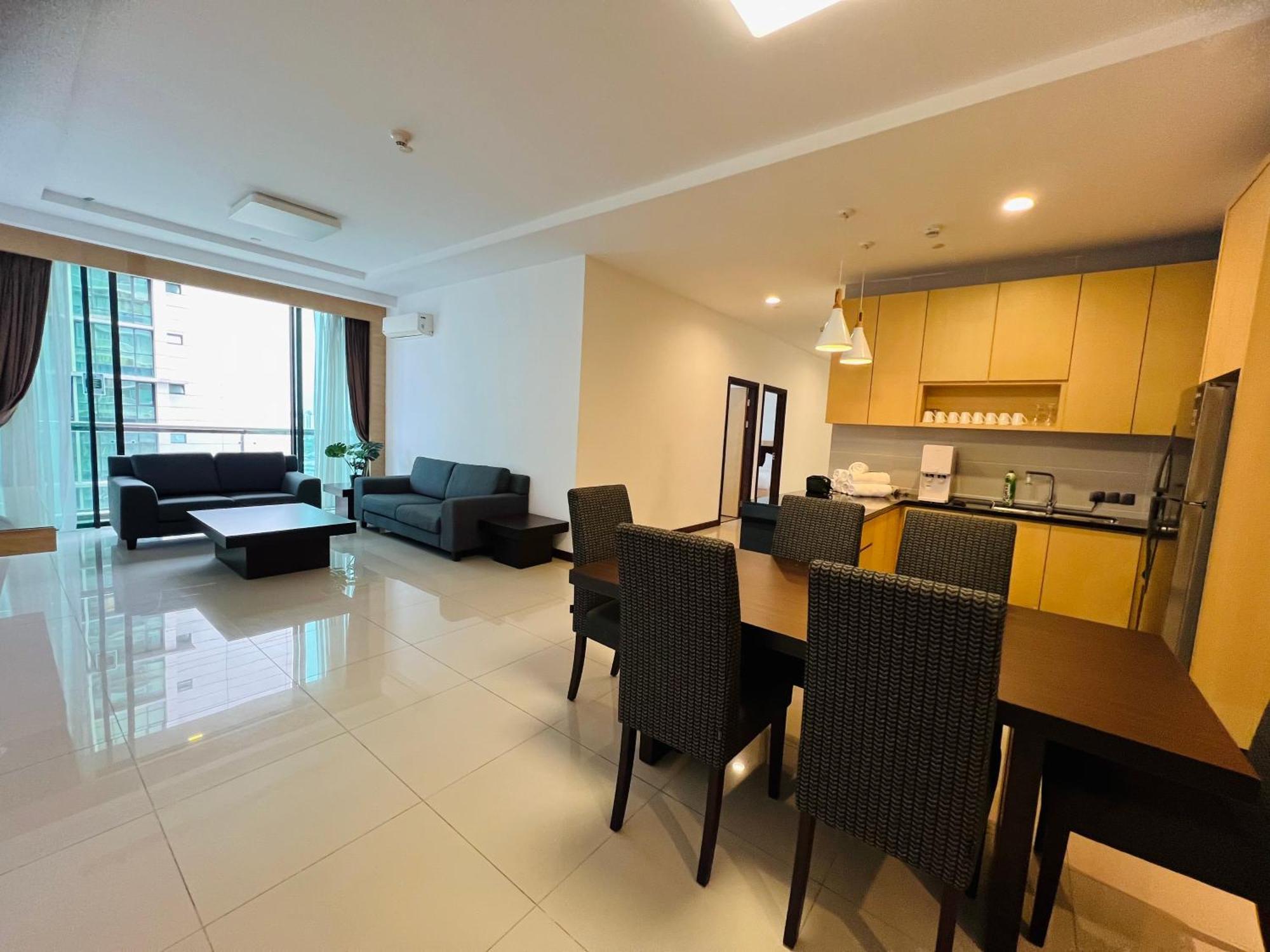 Imperial Grand Suite Apartment Kuching Bagian luar foto