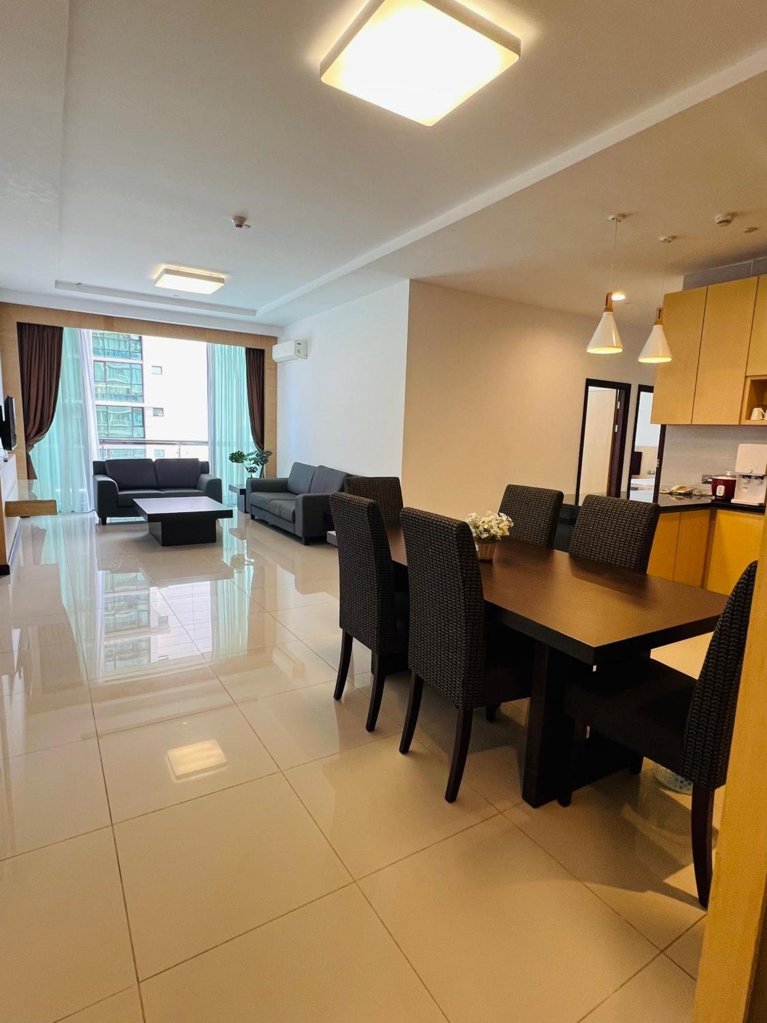 Imperial Grand Suite Apartment Kuching Bagian luar foto