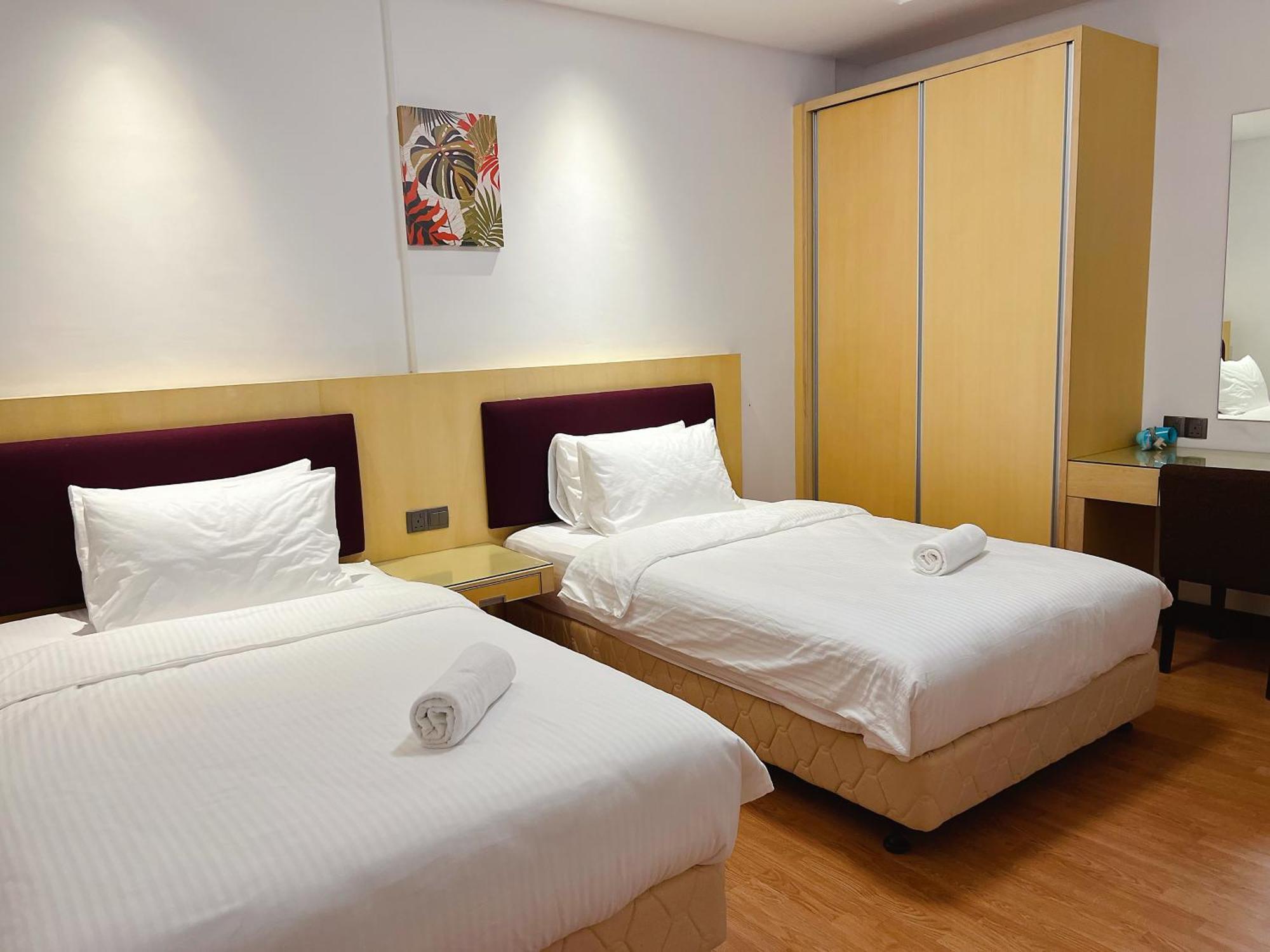 Imperial Grand Suite Apartment Kuching Bagian luar foto